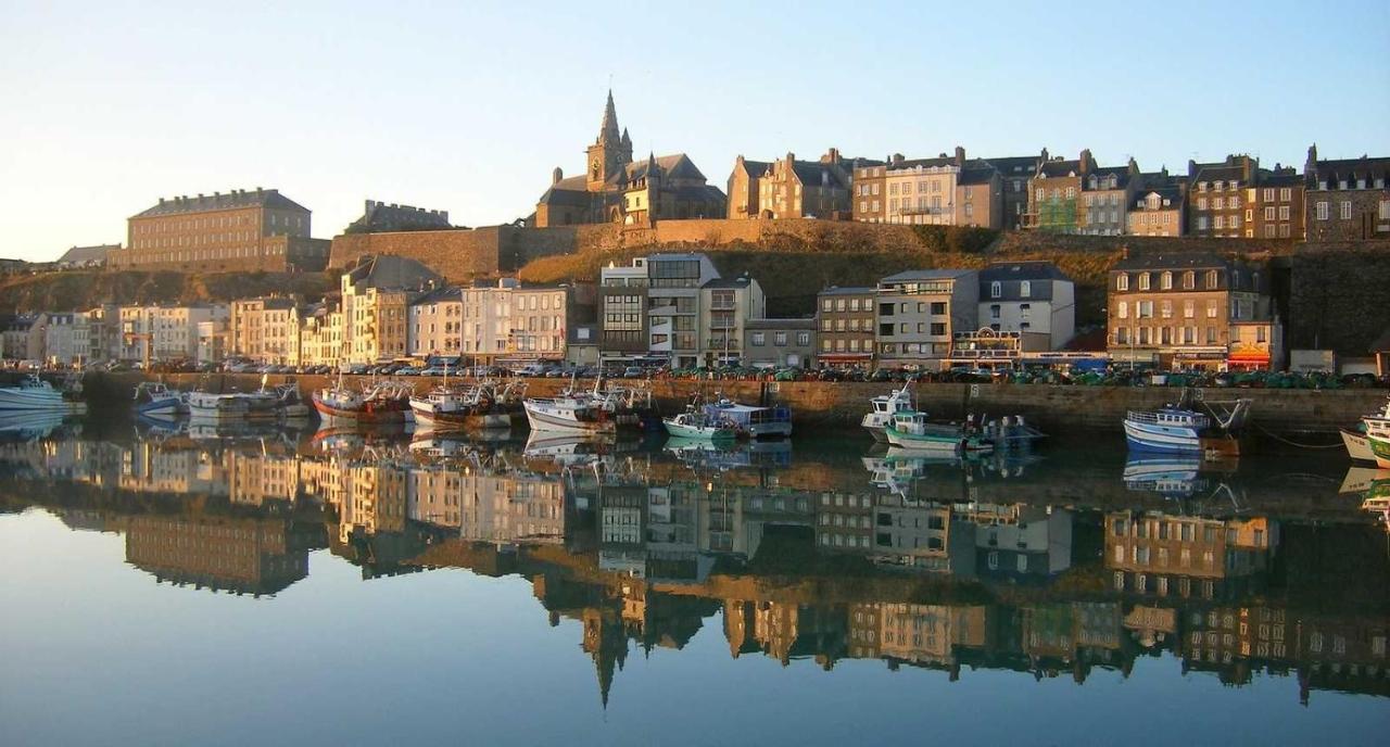 Charmant Logement T2 A 2 Pas De La Mer グランビル エクステリア 写真